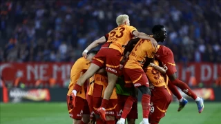 Galatasaray ampiyonluu ilan etmek iin sahaya kacak