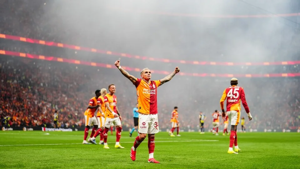 Galatasaray, �ampiyonlu�unu ilan etmek i�in sahaya ��kacak