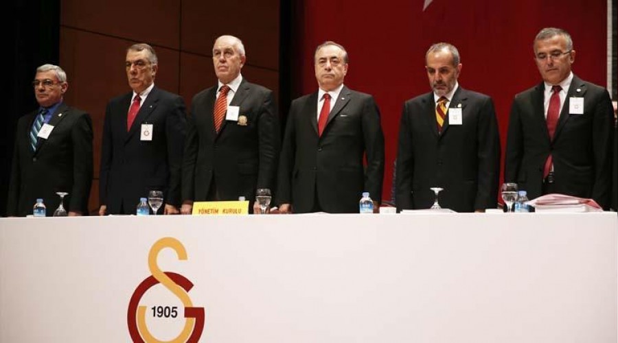 Galatasaray yönetimi teste girdi