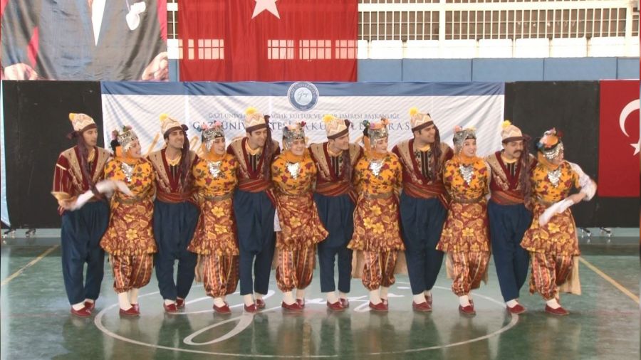 Gazi Üniversitesi'nde halk oyunları yarışması
