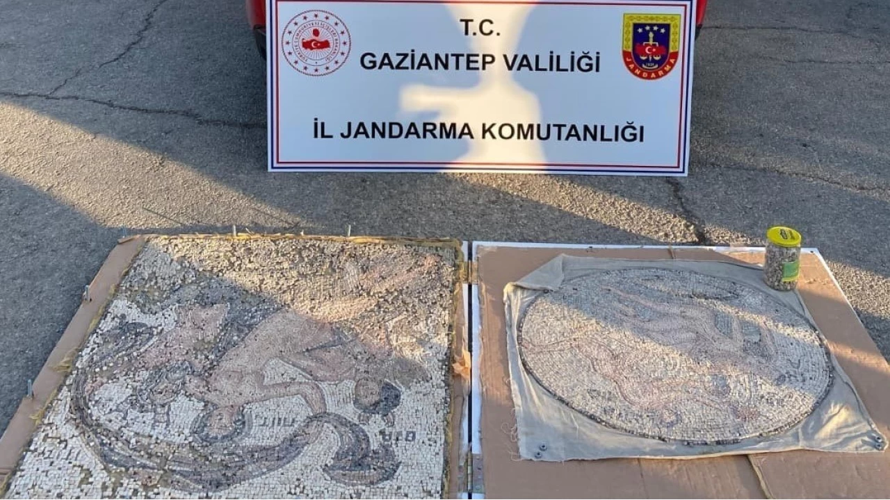 Gaziantep'te tarihi mozaik operasyonu: 3 g�zalt�