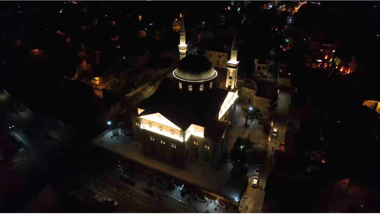 Gaziantep'teki tarihi Kurtuluş Camii ihtişamıyla hayran bırakıyor