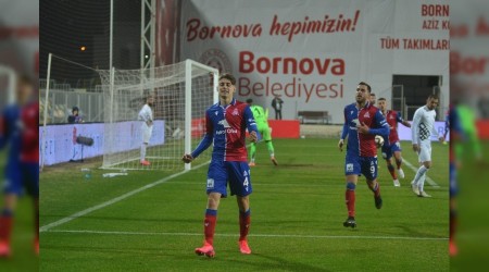 Geleceğin yıldızından 1 yıllık imza