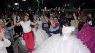 Gen kzlar gelinlik giyip 9/8 mziklerle Hdrellez'i kutlad