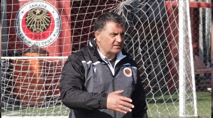 Gençler teknik direktörünü buldu