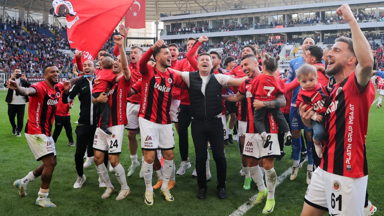 Gençlerbirliği Süper Lig biletini kaptı, gözler son haftada