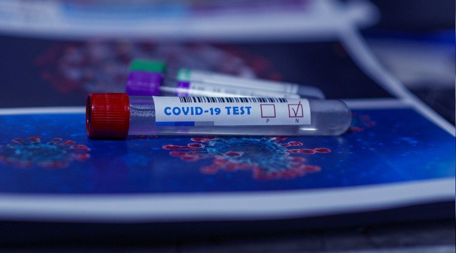 Gen�lerde koronavir�s vakalar� art�yor