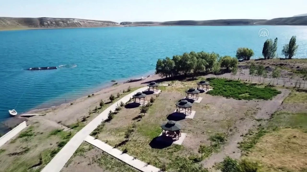 Gökyüzüne yakın bir doğa harikası: Aygır Gölü