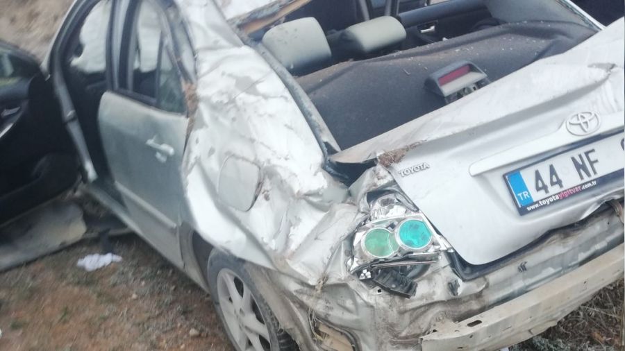 G�reve giden polisler kaza yapt�