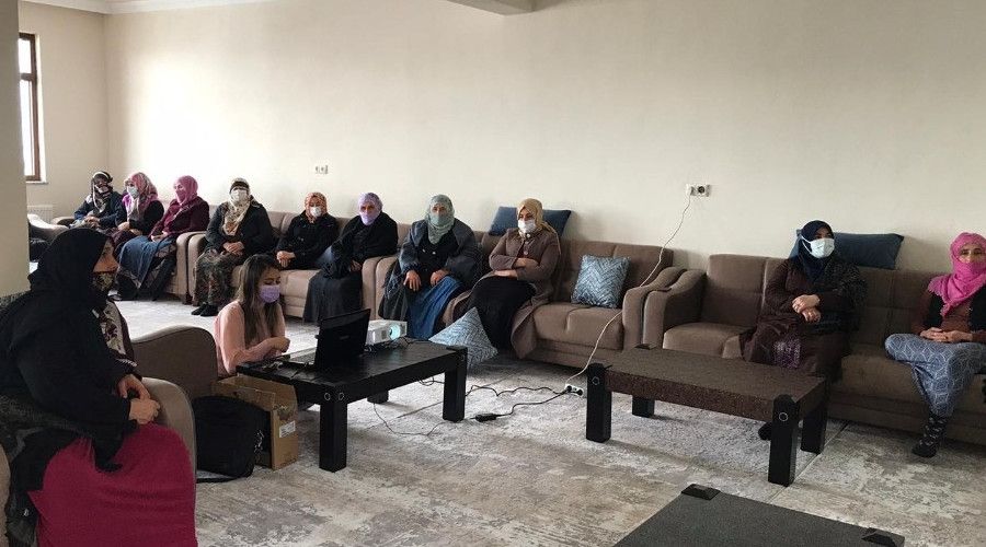 Gümüşhane'de Halk Eğitimi Kursları köylünün ayağına kadar gidiyor