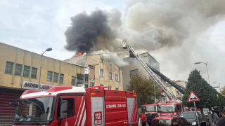 Gngren'de tekstil fabrikasnda kan yangna mdahale ediliyor