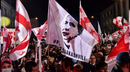 Gürcistan'da Saakaşvili'ye destek gösterileri sürüyor