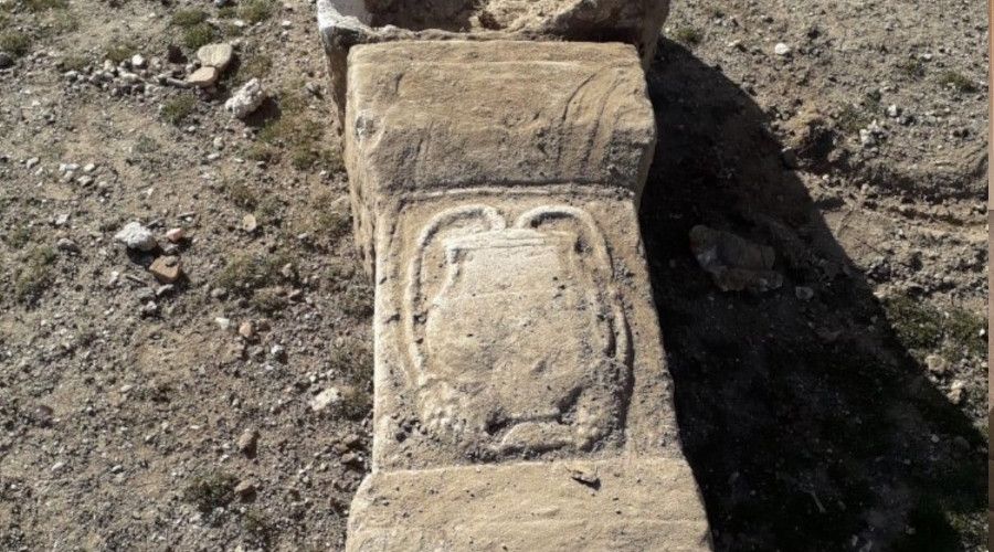 Hafriyat at�klar�n�n aras�ndan 'mermer lahit' ��kt�