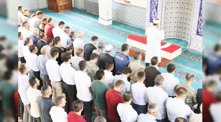 Hain saldırıda ölen genç toprağa verildi