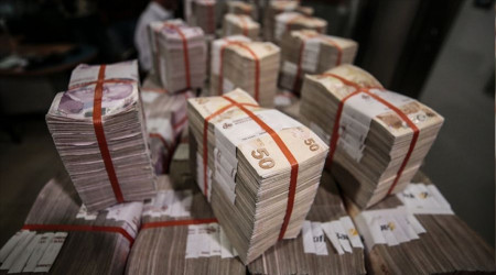 Halk fakirleşirken bankalar kasalarını doldurmaya devam ediyor