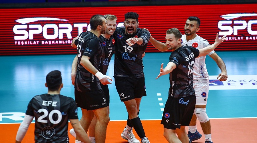 Halkbank'�n "Efeler Liginin zirvesini b�rakmaya niyeti yok"