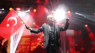 Haluk Levent konserinde duygu ve coşku seli bir oldu
