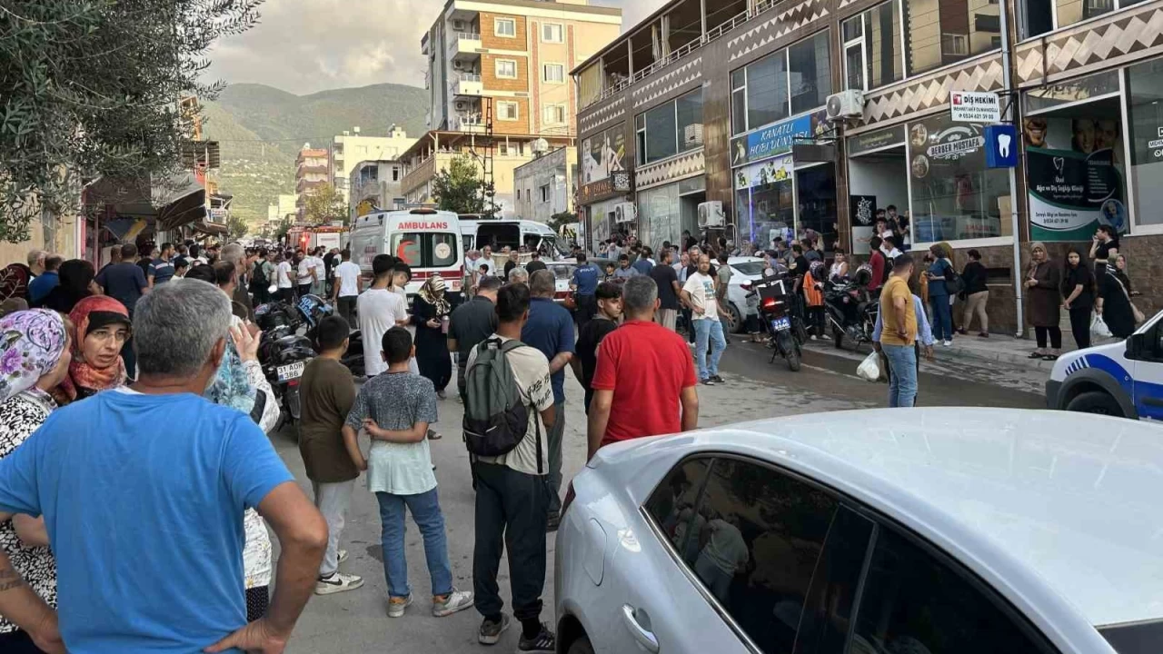 Hatay'da freni patlayan kepçe 7 aracı biçti: 8 yaralı