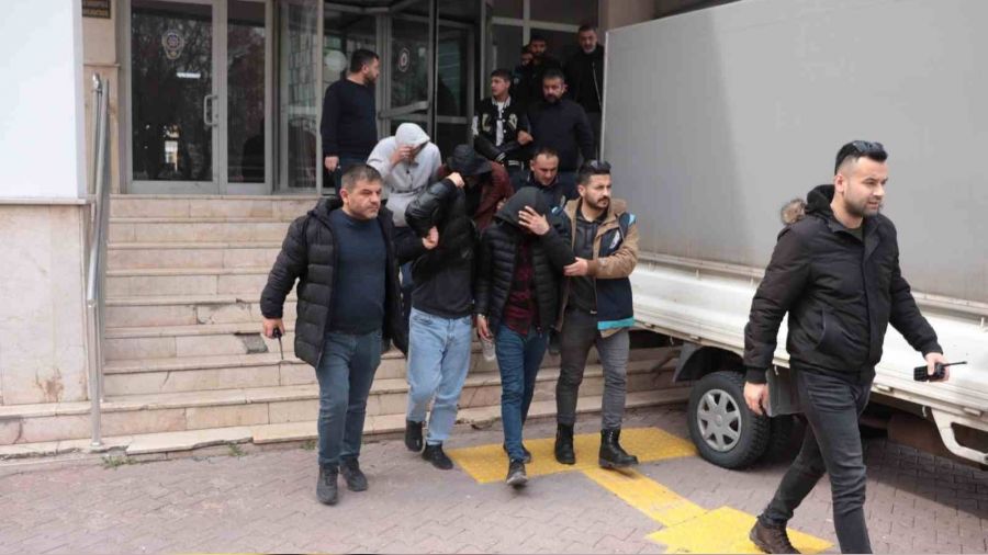 H�rs�zlara 3 ayl�k takip sonucu operasyon