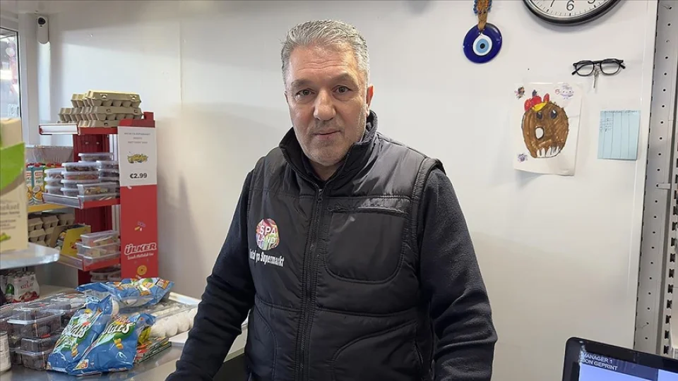 Hollanda'da T�rk esnaf, marketine giren silahl� soyguncuyu �i�eyle kovalad�