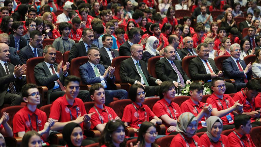 '��inizden birileri, bir veya ikisi uzaya gidecek'