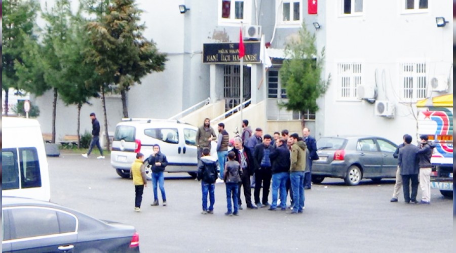 İki aile arasında silahlı kavga: 3 ölü