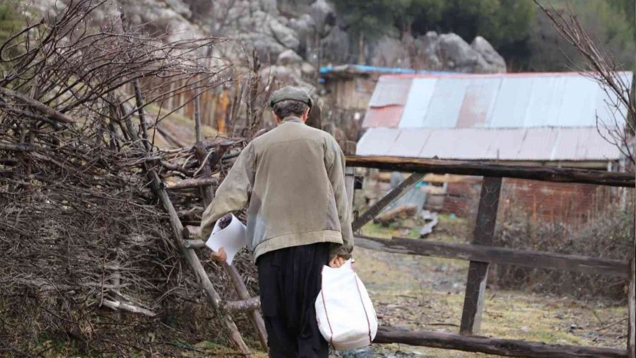 İki kırsal mahalledeki kuduz karantinası sürüyor