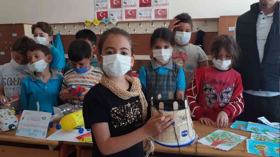 İlkokul öğrencileri mutfak atıklarından doğal gübre üretti