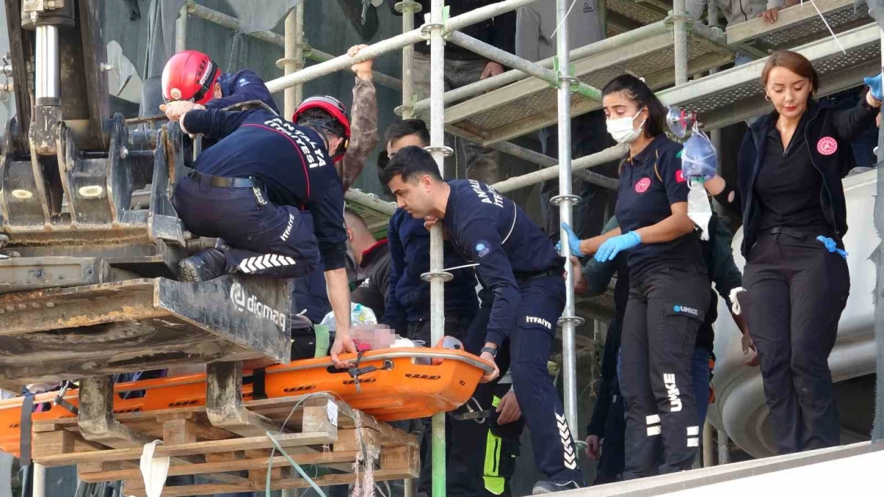 İnşaat iskelesinden düşen işçi ağır yaralandı