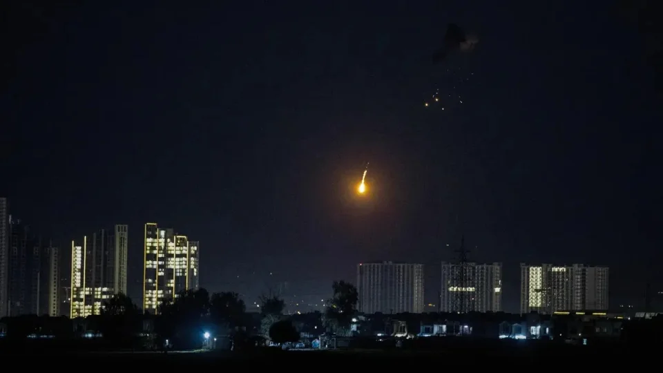 Irak'ta enerji sistemi ��kt�: �lke genelinde elektrik kesintisi