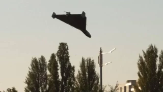 �ran ordusu, Bahreyn'de bulunan �eyh �sa Hava �ss�'ndeki ABD hedeflerini vurdu�unu duyurdu