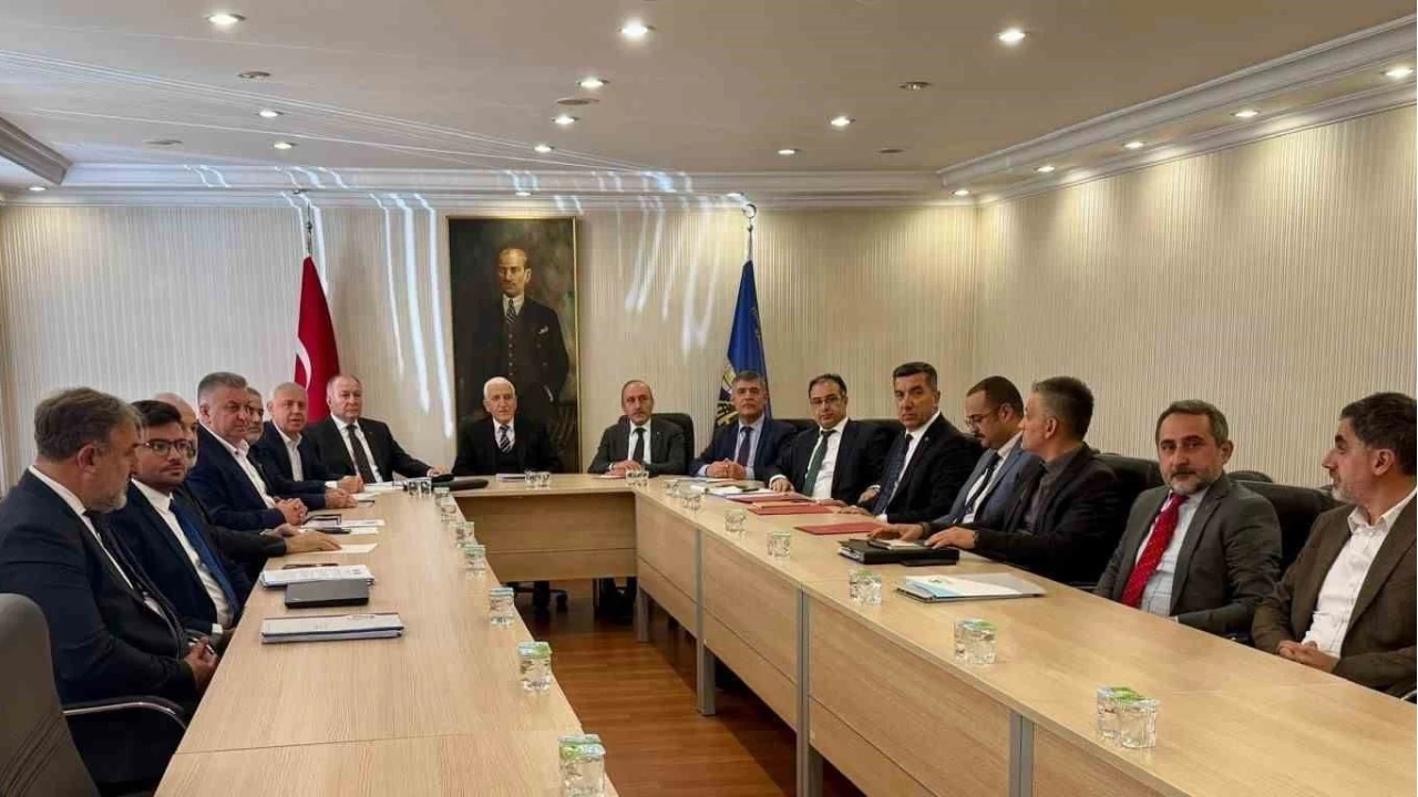 İşçi ve işveren heyetleri Kamu Toplu İş Sözleşmeleri çerçevesinde bir araya geldi