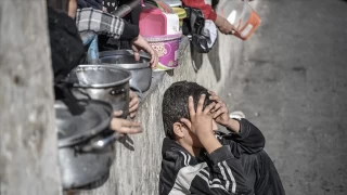 İsrail 17 gündür kuşatma ve saldırılarını sürdürdüğü Gazze'nin kuzeyinde "aç bırakma" siyaseti uyguluyor