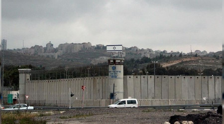 İsrail cezaevinde zulmünü sürdürüyor