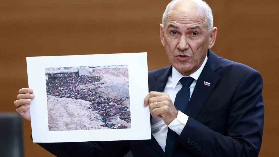 �srail'i aklamaya �al��an Slovenya Ba�bakan� Jansa, Gazze'de �ekilen foto�raf� Sudan zannetti