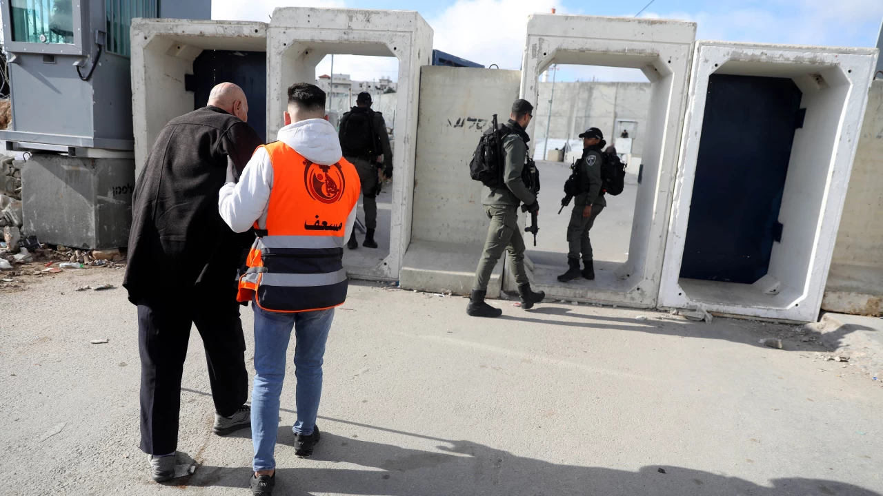 İsrail'in Mescid-i Aksa'daki kısıtlamaları Ramazan ayının ilk cumasında da devam etti