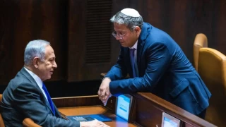 srailli ar sac bakan: Hamas ile dikkatsiz anlama hkmetin dalmasna neden olur