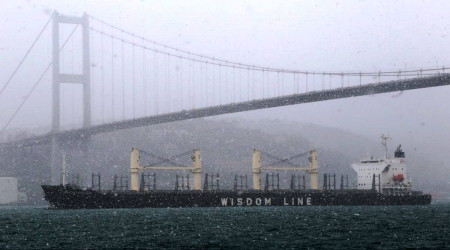 İstanbul Boğazı çift yönlü olarak kapatıldı