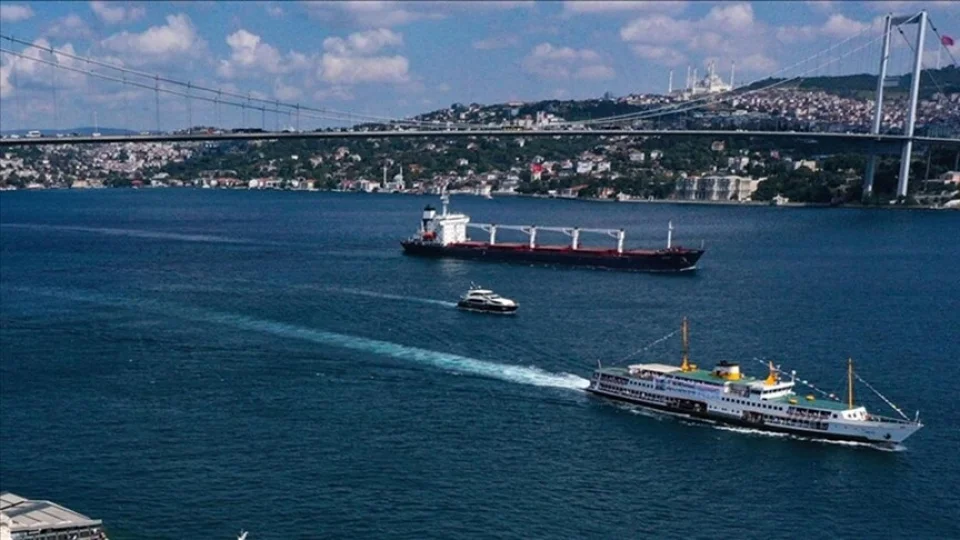 �stanbul Bo�az�'nda gemi trafi�i ask�ya al�nd�