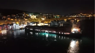 �stanbul Bo�az�'nda gemi yal�ya metreler kala karaya oturdu, ge�i�ler ge�ici olarak durduruldu