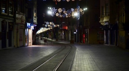 İstanbul, kısıtlamayla sessizliğe büründü