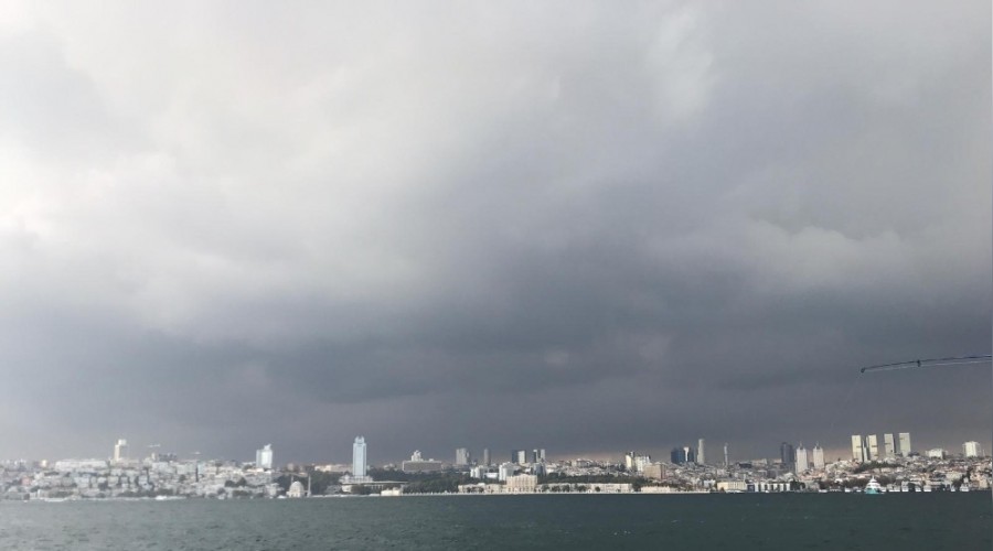 stanbul'da gkyzn kara bulutlar sard