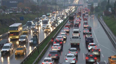 İstanbul'da iş çıkışı trafik kilitlendi