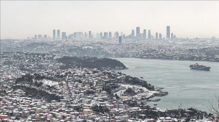 İstanbul'da okullar Pazartesi gününe kadar tatil edildi