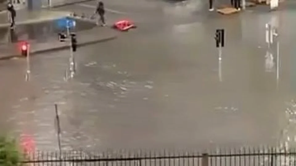 �stanbul'da trafik durma noktas�na geldi