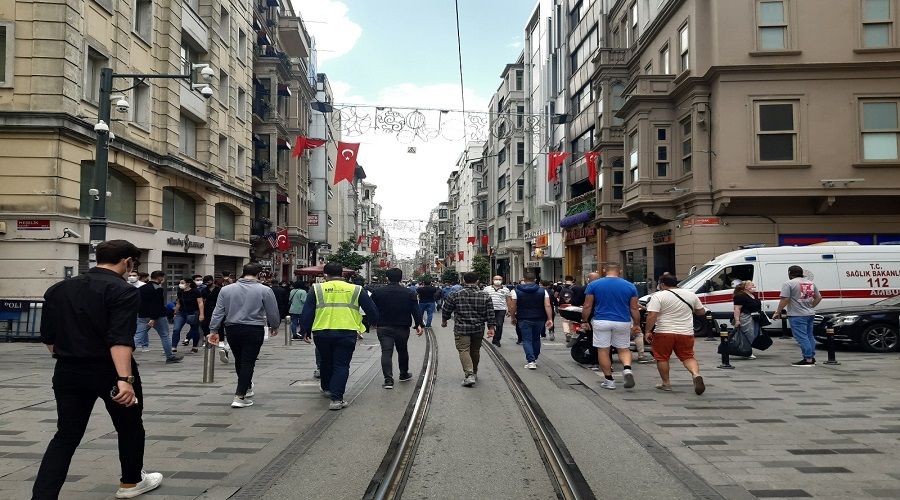 �stiklal bug�n k�s�tlamas�z 