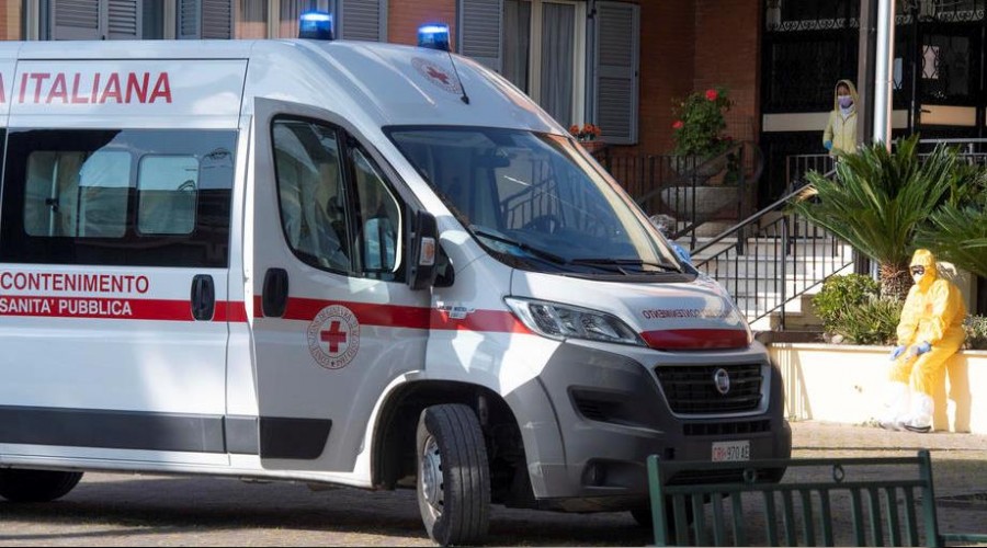 �talya'da son 24 saatte 743 �l�m   