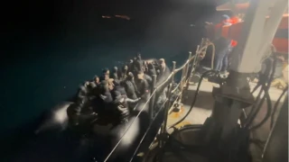 �zmir'de 74 d�zensiz g��men yakaland�