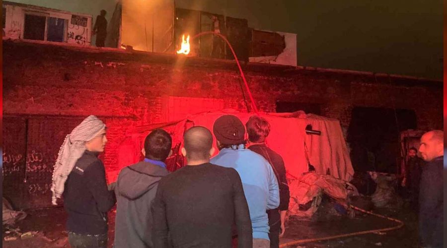 İzmir'de hurda deposunda korkutan yangın