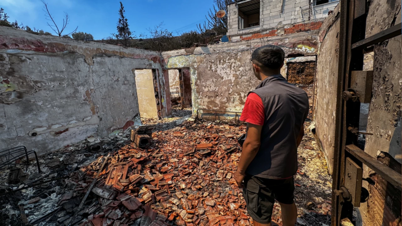 �zmir'de zarar �ok b�y�k 